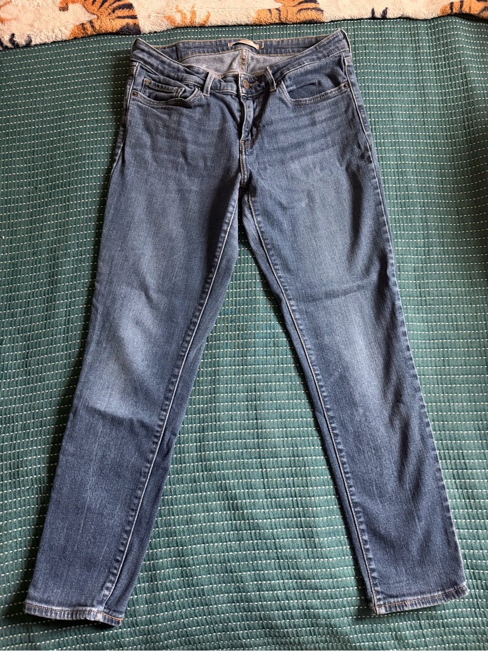 Classic Levi’s 711 Skinny Women's Blue Denim Jeans